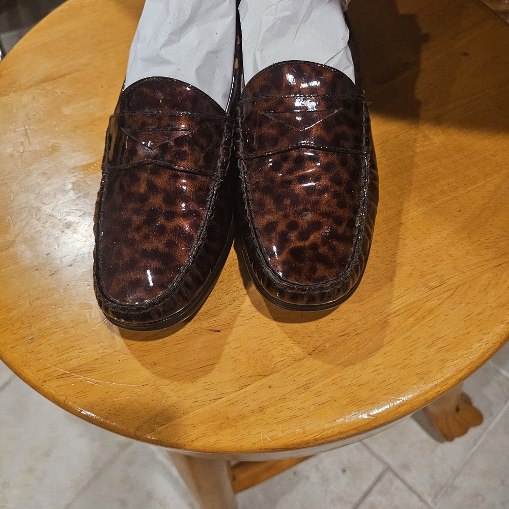 Cole Haan women loafers, size 10 Brown